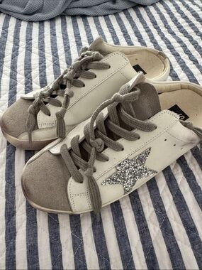 White Leather Sneakers with Silver Glitter Star and Gray Suede